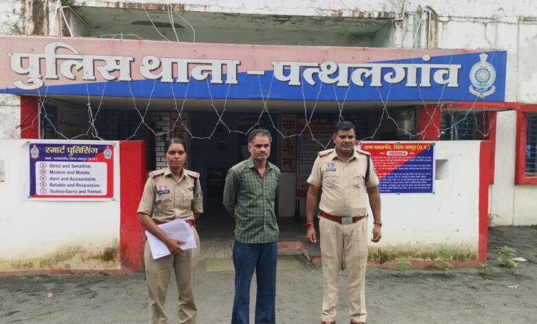 लोहे की दौली लेकर घूम रहा आदतन बदमाश गिरफ्तार, आर्म्स एक्ट में कार्रवाई