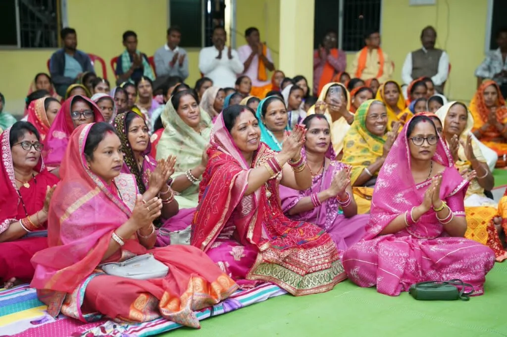 पमशाला में श्रीकृष्ण जन्माष्टमी महोत्सव पर उमड़ा आस्था का सैलाब, मटकी फोड़ का हुआ आयोजन, लड्डू गोपाल को झूला झुलाकर माखन मिश्री का लगाया गया भोग…..