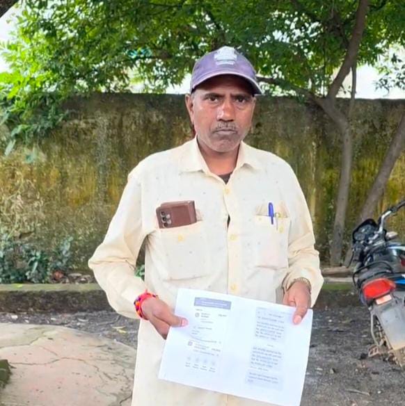 *डराया-बहकाया और खाते से उड़ा दिए 95 हजार: शहर में बढ़ रहा साइबर ठगी का जाल*  बिजली फिटिंग का काम करने वाले बबलू राठौर को बनाया शिकार, PhonePe के जरिए रकम उड़ाई; पुलिस ने कहा- किसी भी कॉल, लिंक या वीडियो कॉल पर न करें भरोसा*